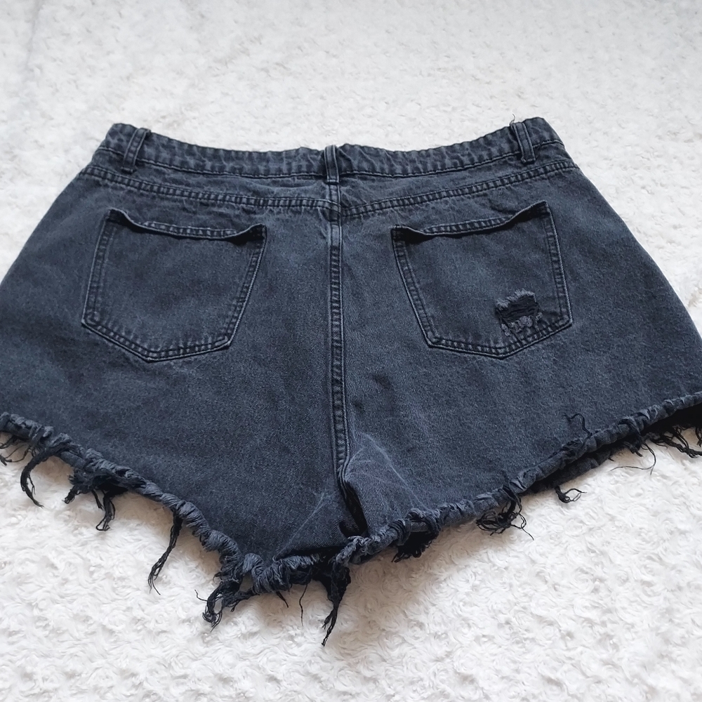 SHEIN Black distressed raw hem high rise jean shorts 3XL Casual Summer - Picture 3 of 10